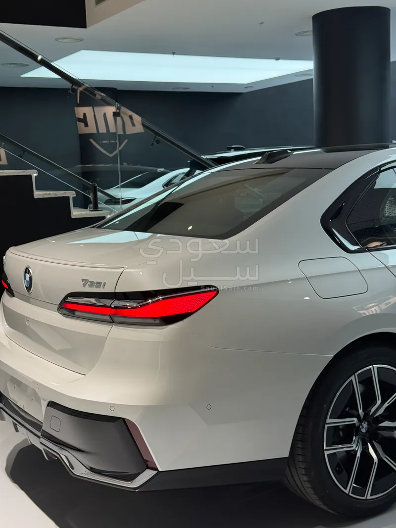 2025 BMW 7 Series 735i