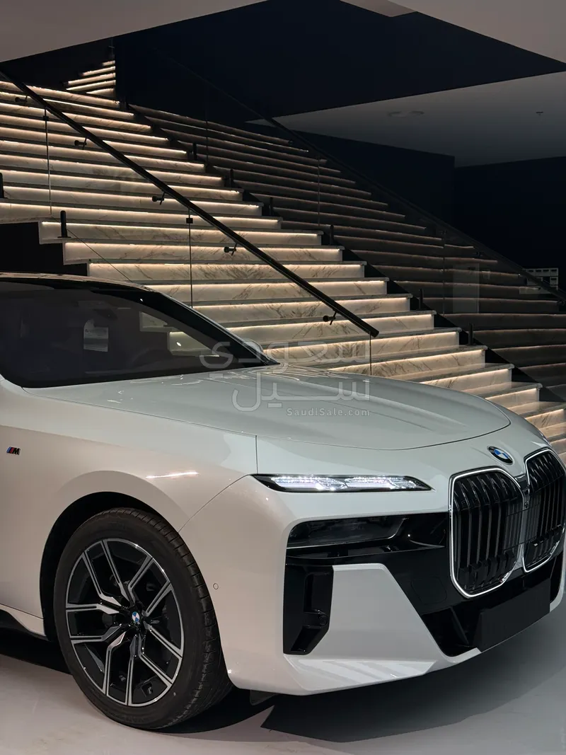 2025 BMW 7 Series 735i