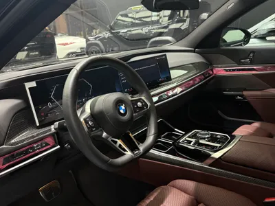 2025 BMW 7 Series 735i