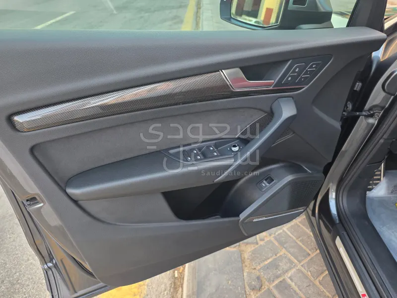 2023 Audi SQ5