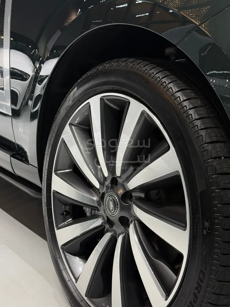 2025 Land Rover Range Rover SV Autobiography