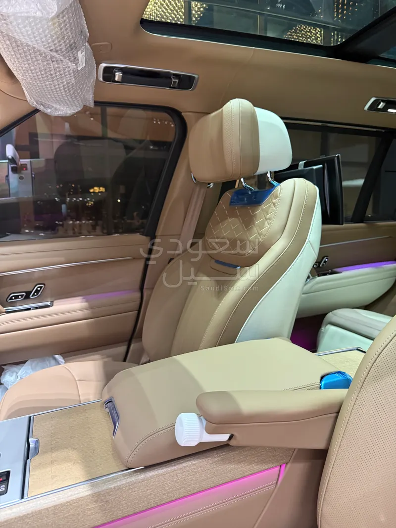 2025 Land Rover Range Rover SV Autobiography