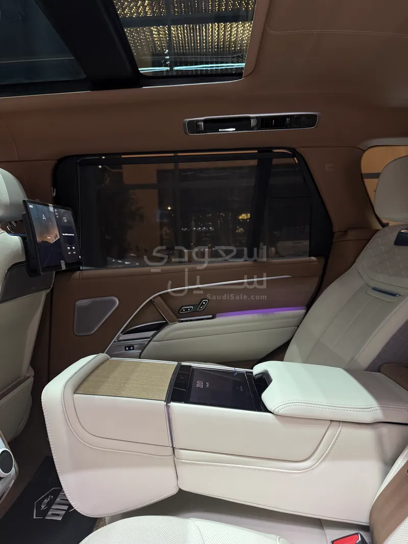2025 Land Rover Range Rover SV Autobiography