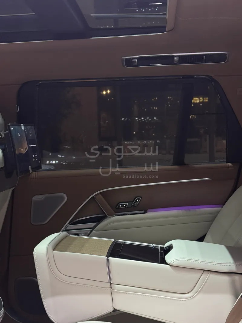 2025 Land Rover Range Rover SV Autobiography