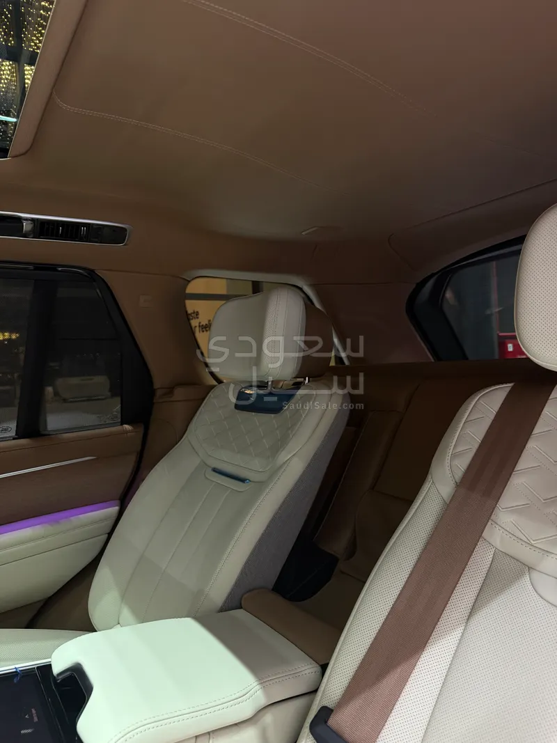 2025 Land Rover Range Rover SV Autobiography