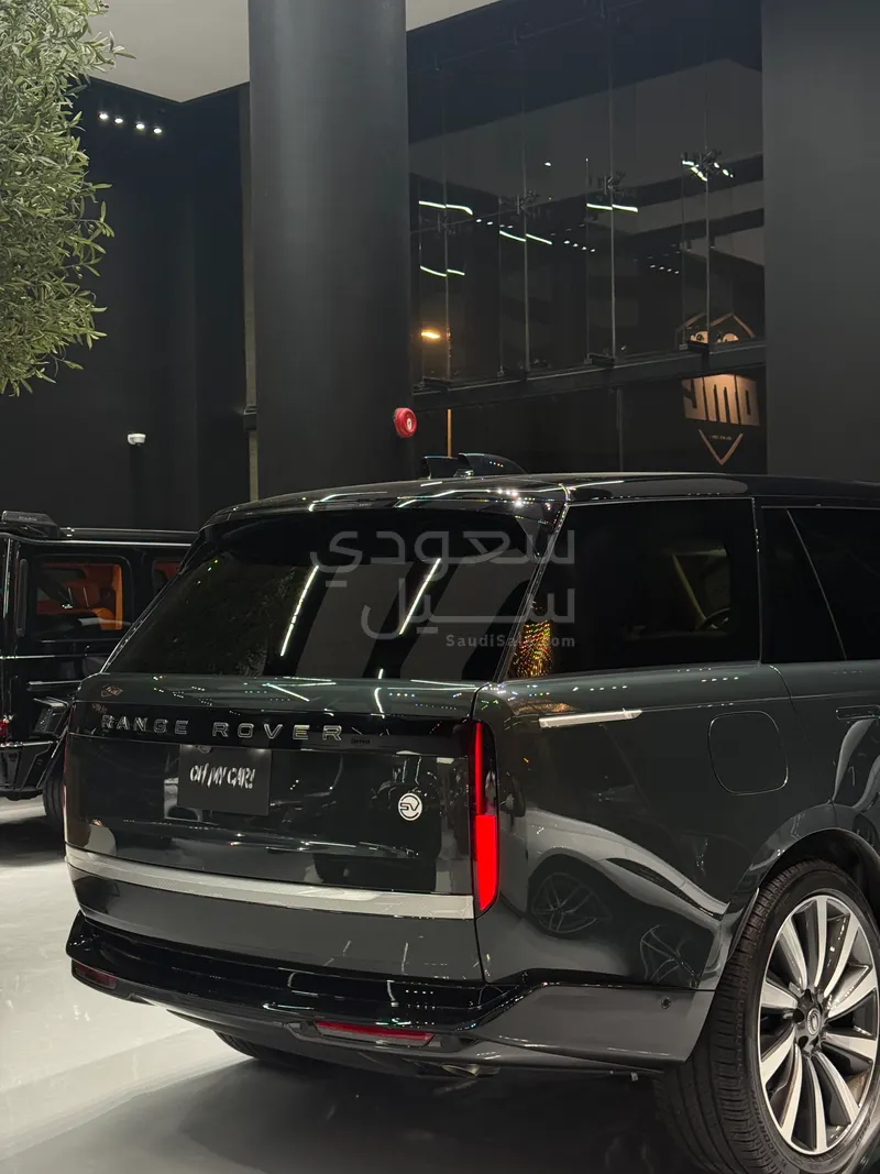 2025 Land Rover Range Rover SV Autobiography