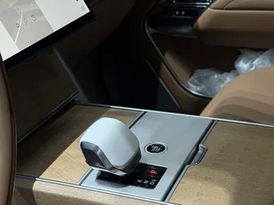 2025 Land Rover Range Rover SV Autobiography