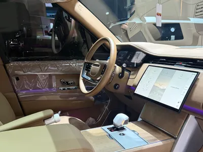 2025 Land Rover Range Rover SV Autobiography