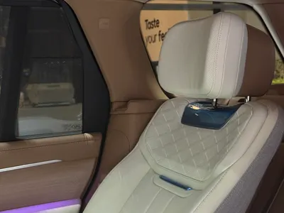 2025 Land Rover Range Rover SV Autobiography