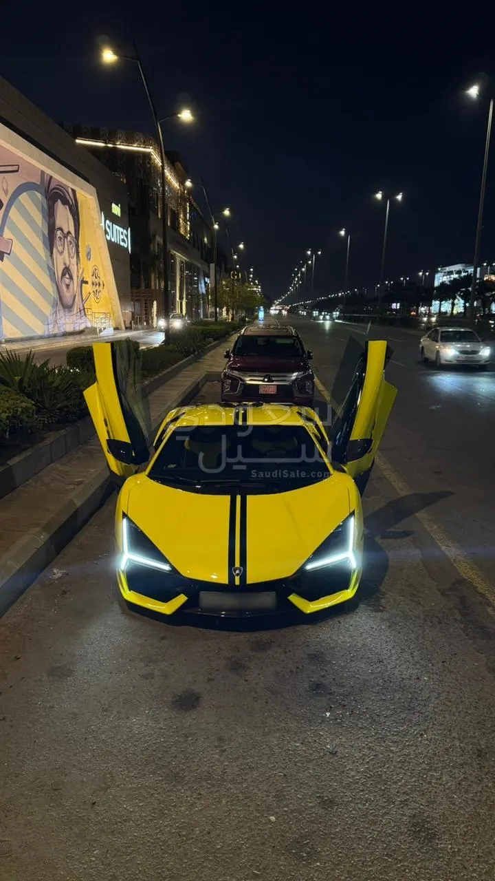 2024 لمبرجيني ريفويلتو