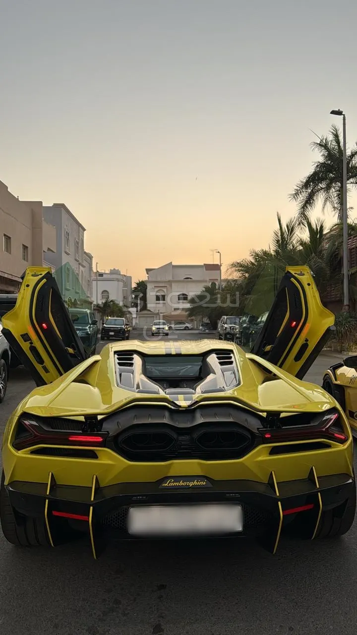 2024 لمبرجيني ريفويلتو