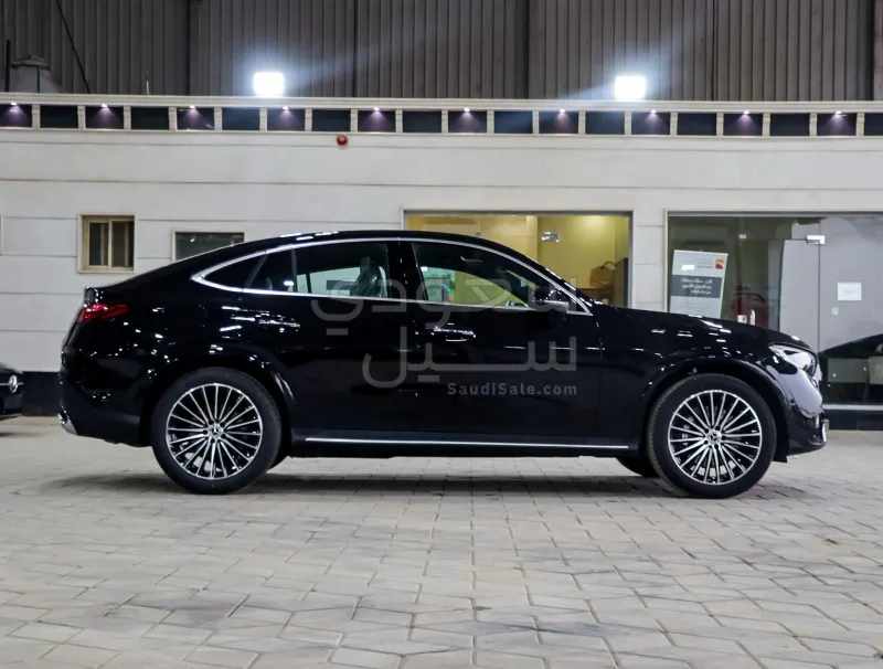 2025 Mercedes-Benz C 200
