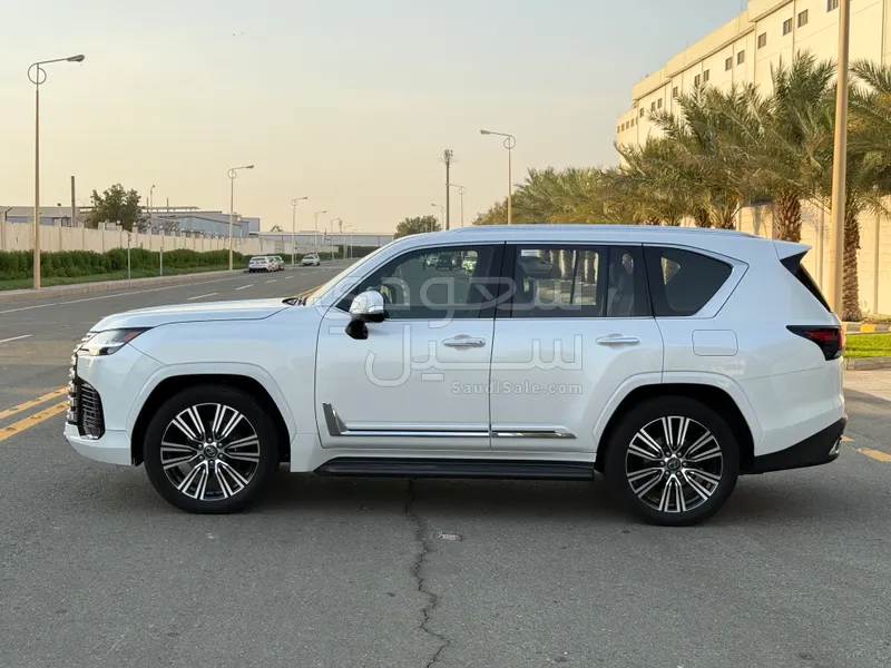 2024 Lexus LX 600