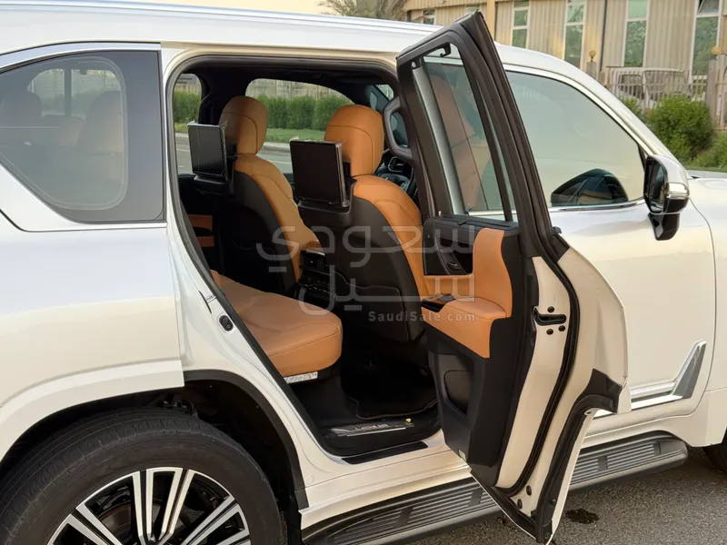 2024 Lexus LX 600