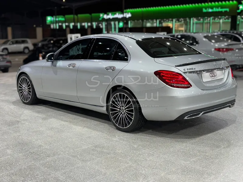 2018 Mercedes-Benz C 220