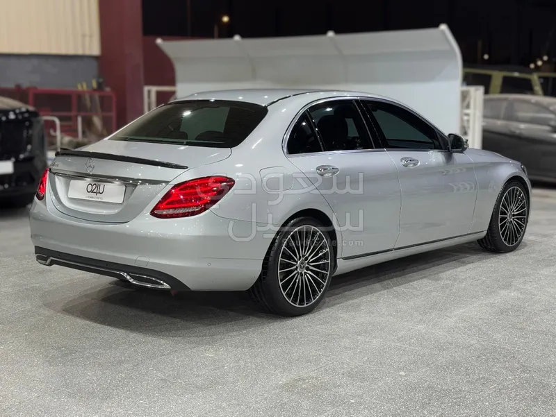 2018 Mercedes-Benz C 220