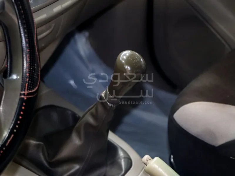 2015 تويوتا ان نوفا