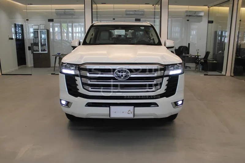 2025 Toyota Land Cruiser GXR