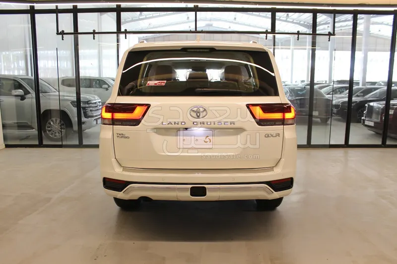 2025 Toyota Land Cruiser GXR