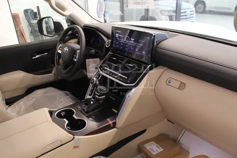 2025 Toyota Land Cruiser GXR