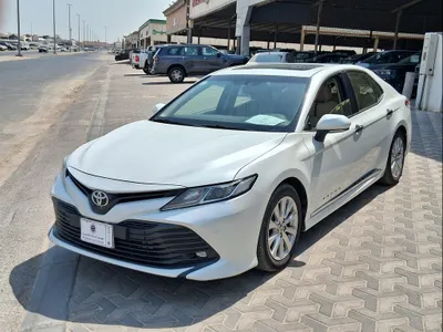 2020 تويوتا كامري جي ال اي