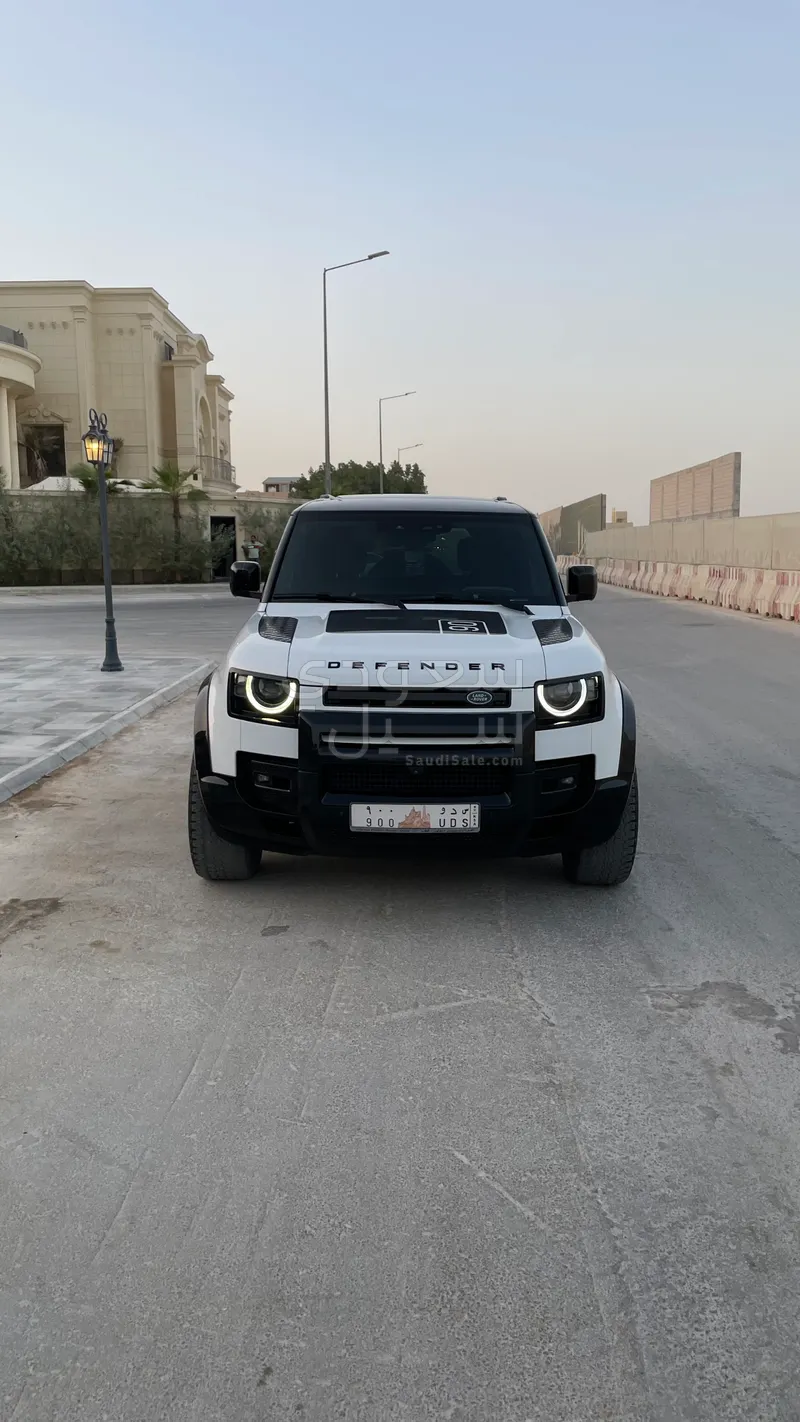 2021 لاند روفر ديفيندر 90
