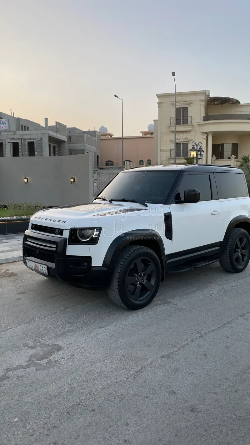 2021 لاند روفر ديفيندر 90