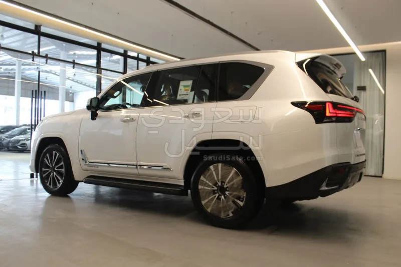 2025 Lexus LX 600