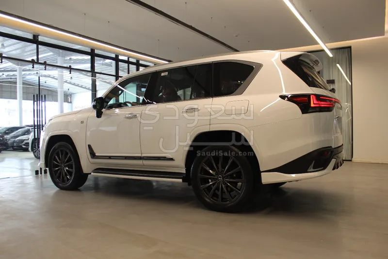 2025 Lexus LX 600 F