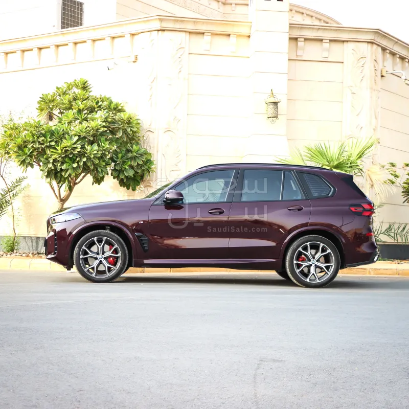 2024 BMW X Series 5 M