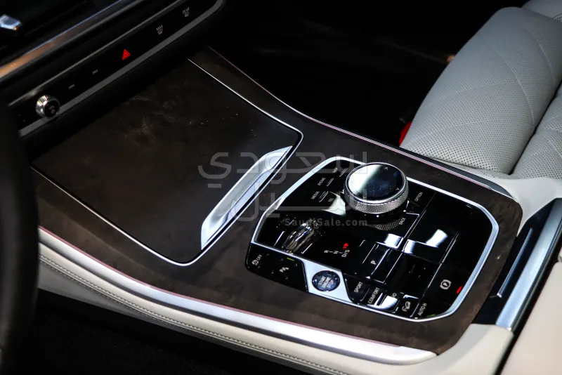 2024 BMW X Series 5 M