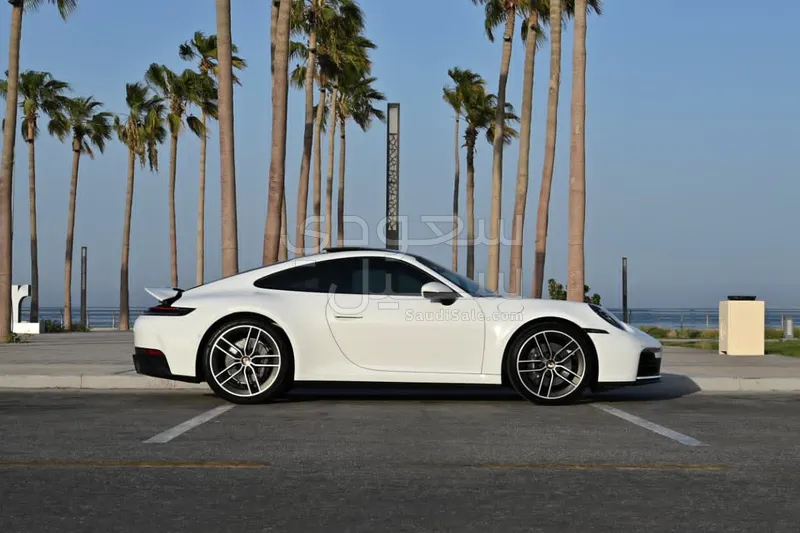 2025 Porsche 911 Carrera