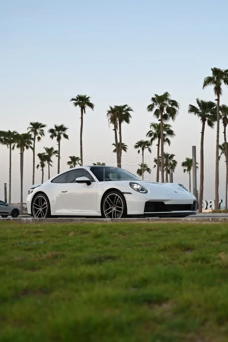 2025 Porsche 911 Carrera