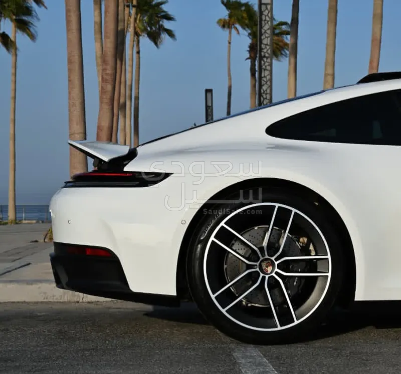 2025 Porsche 911 Carrera