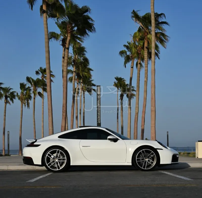 2025 Porsche 911 Carrera