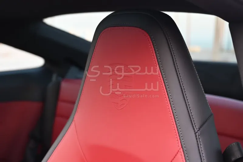 2025 Porsche 911 Carrera