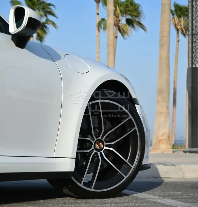 2025 Porsche 911 Carrera