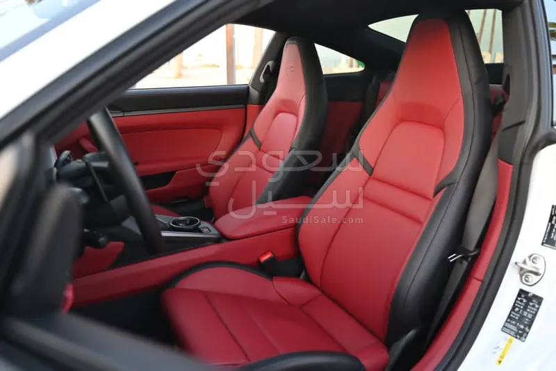 2025 Porsche 911 Carrera