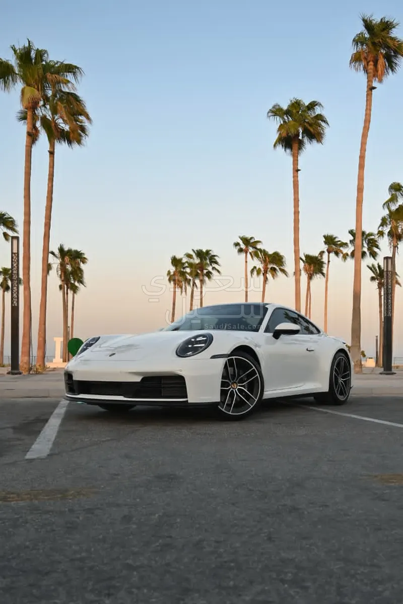 2025 Porsche 911 Carrera