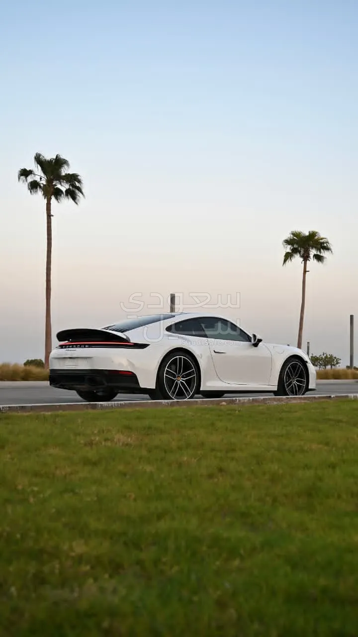 2025 Porsche 911 Carrera