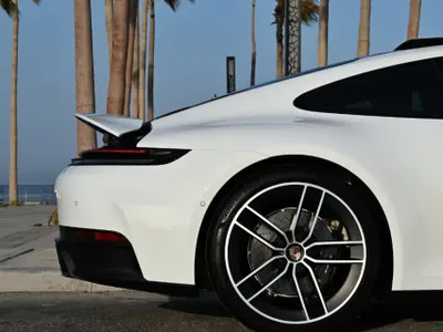 2025 Porsche 911 Carrera