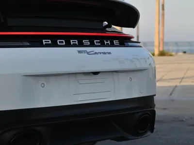 2025 Porsche 911 Carrera
