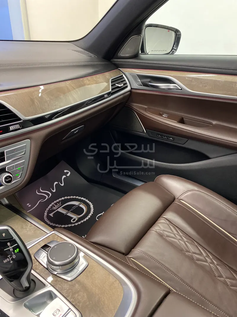 2020 بي ام دبليو الفئة السابعة 730 إل أي