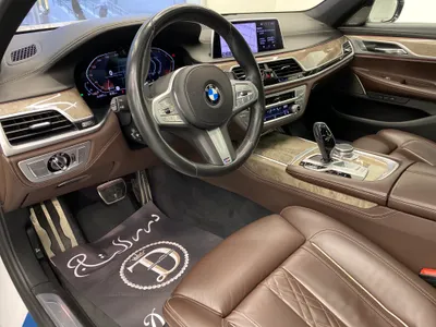 2020 بي ام دبليو الفئة السابعة 730 إل أي