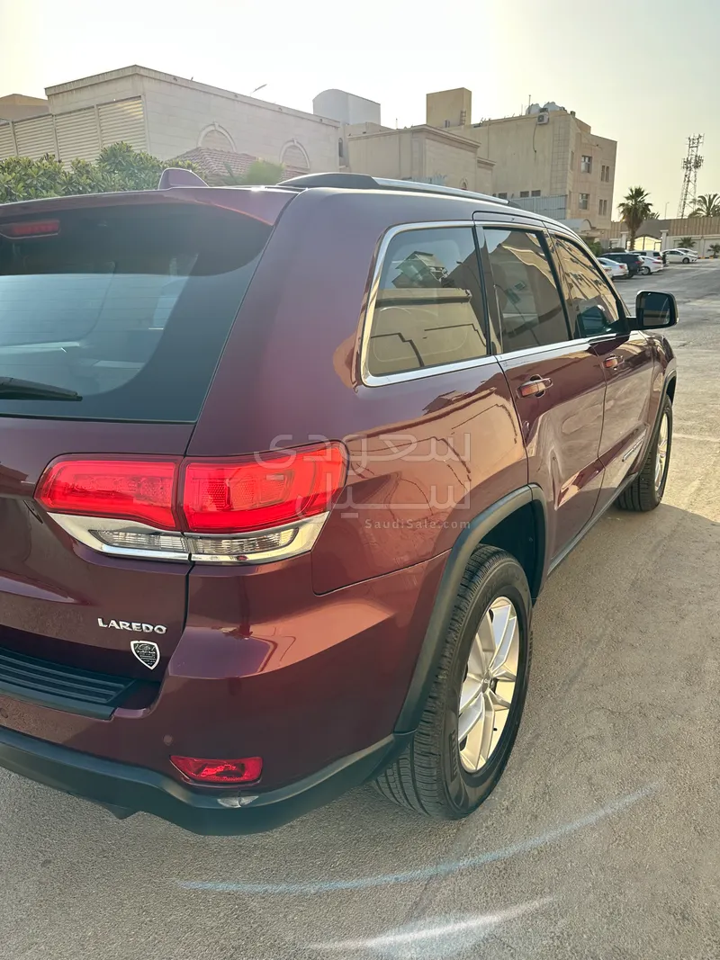 2018 Jeep Grand Cherokee Laredo