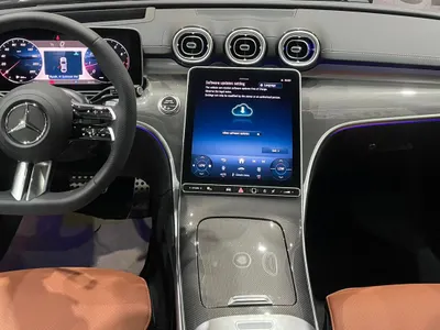 2025 مرسيدس - بنز سي 200 أي إم جي