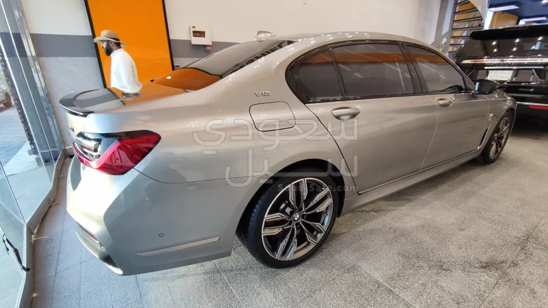 2022 بي ام دبليو الفئة السابعة 760 إل أي إم