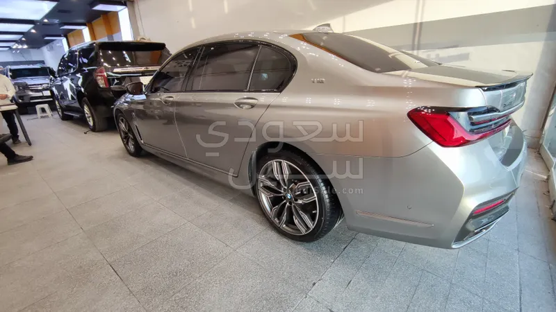 2022 بي ام دبليو الفئة السابعة 760 إل أي إم