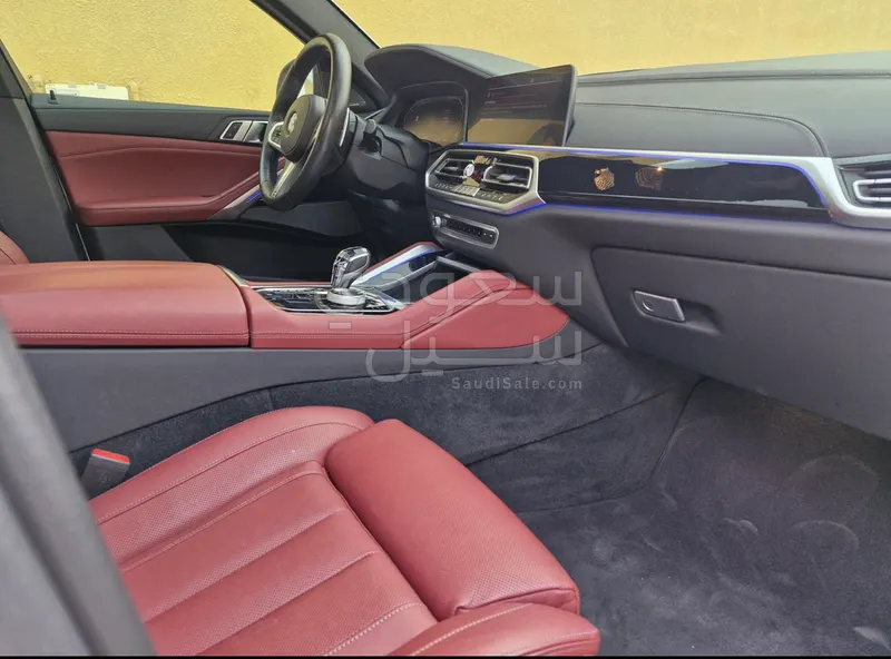 2020 BMW X Series 6 M Kit