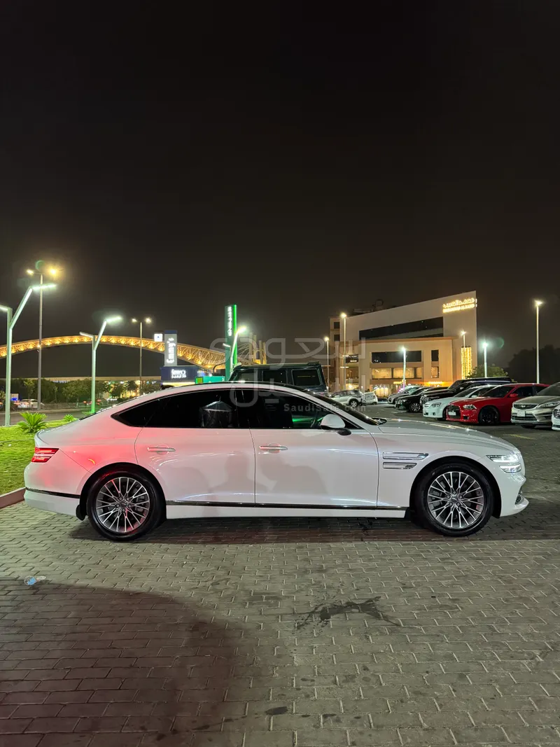 2022 Genesis G 80